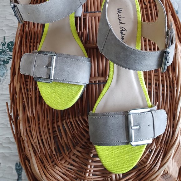 Michael Antonio Taupe Nubuck Platform chunky sole Sandals size 6.5 - Picture 2 of 4